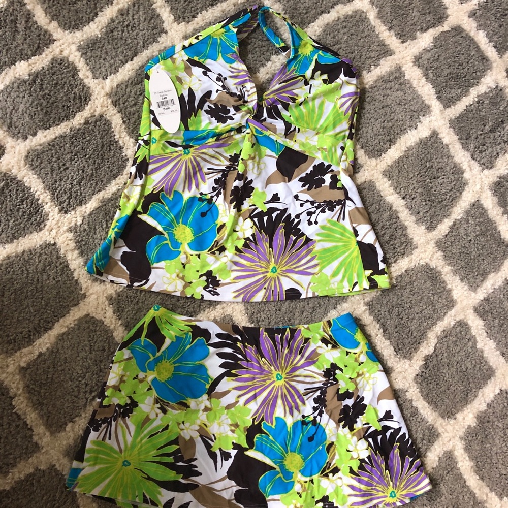 Two-piece Bathng suit The top is 34/D